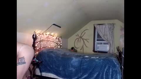 Lauren online show from December 2024 10:57:02 PM