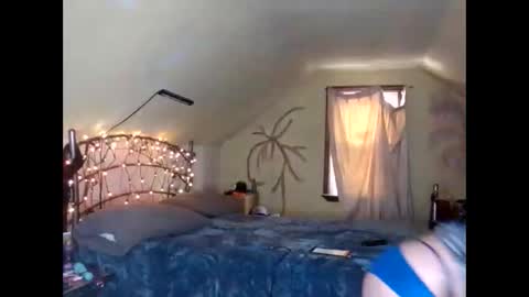 Lauren online show from March 2025 08:16:01 PM