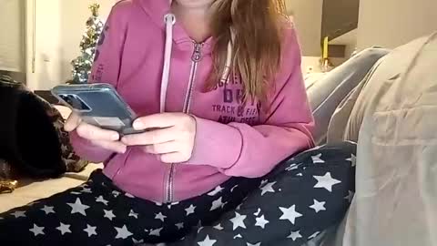 Snapshot of lauriehotxxx chatting on December 2024 05:37:01 PM lauriehotxxx online show from December 2024 05:37:01 PM