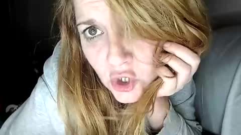 Snapshot of lauriehotxxx chatting on February 2025 09:40:01 PM lauriehotxxx online show from February 2025 09:40:01 PM