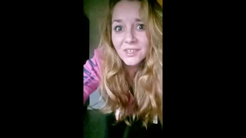 Snapshot of lauriehotxxx chatting on December 2025 10:14:01 PM lauriehotxxx online show from December 2025 10:14:01 PM