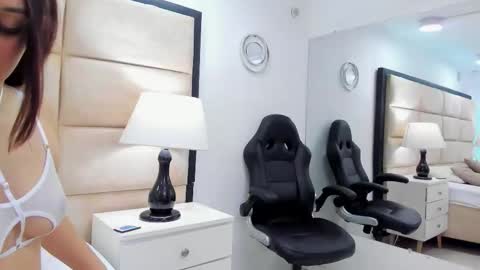 Snapshot of laurinrivas chatting on October 2025 01:44:01 PM Laurin Rivas online show from October 2025 01:44:01 PM