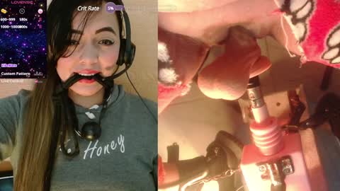 lauriss_ online show from December 2024 09:25:02 AM