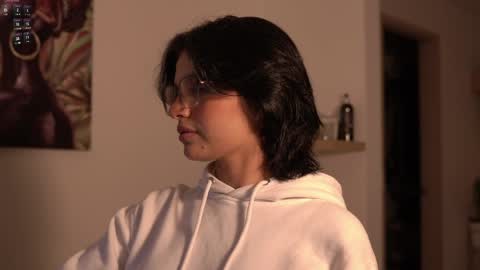 laurita_4 online show from April 2026 06:49:02 PM