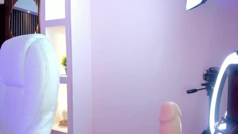 Lau Roberts online show from March 2025 07:13:02 AM