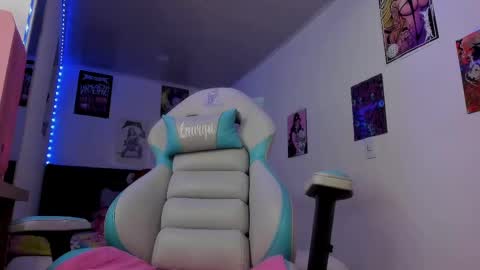 Lau online show from March 2025 05:27:02 AM