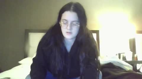 lauvlylu online show from February 2026 09:16:02 AM