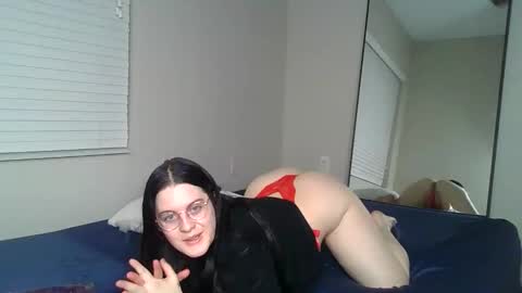 lauvlylu online show from March 2026 08:06:01 AM