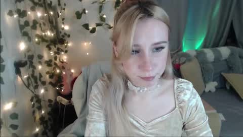 Mia online show from March 2025 10:38:02 PM