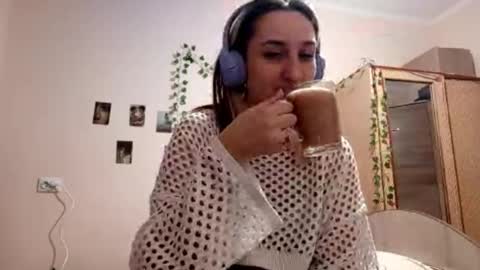 Ann online show from November 2025 04:45:02 AM