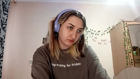 Ann online show from November 2025 03:06:01 AM