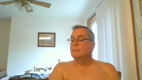 lawnboy62 online show from December 2024 09:26:02 PM