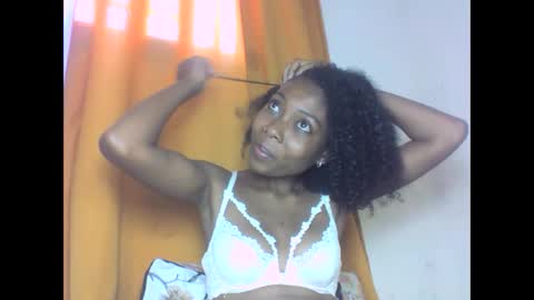 layannek online show from October 2025 09:01:01 AM