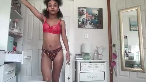 Snapshot of layla216903 chatting on September 2025 04:54:01 PM layla online show from September 2025 04:54:01 PM