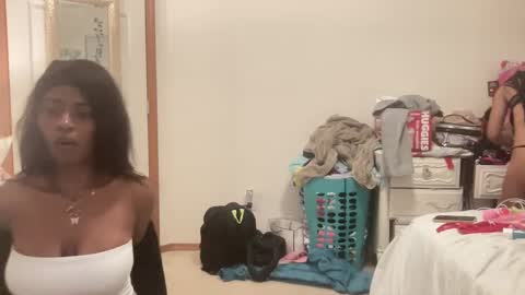 Snapshot of layla216903 chatting on September 2025 07:23:01 AM layla online show from September 2025 07:23:01 AM