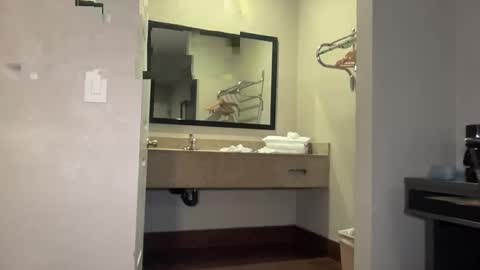 Snapshot of layla216903 chatting on October 2025 08:00:02 AM layla online show from October 2025 08:00:02 AM