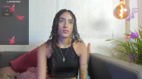 Layla online show from December 2024 01:28:01 AM