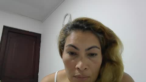 layla_astrum online show from May 2026 08:58:02 PM