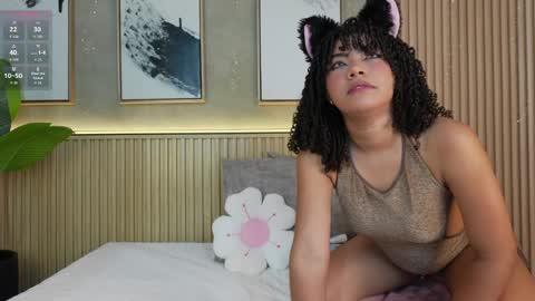 Layla online show from May 2026 08:07:01 PM