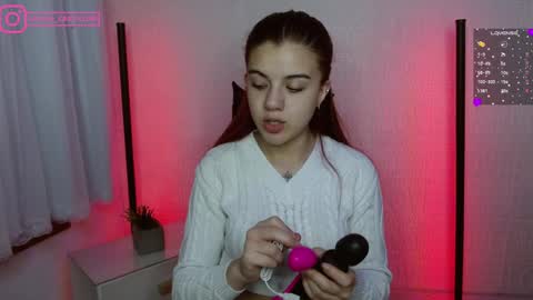 Layla online show from December 2024 02:08:02 PM