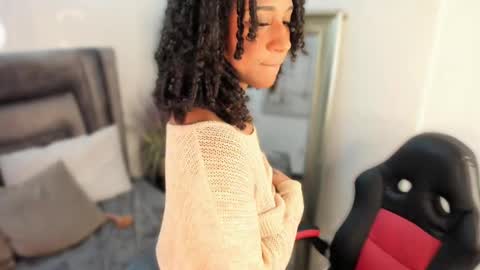 layla_clarke online show from February 2025 06:43:02 AM