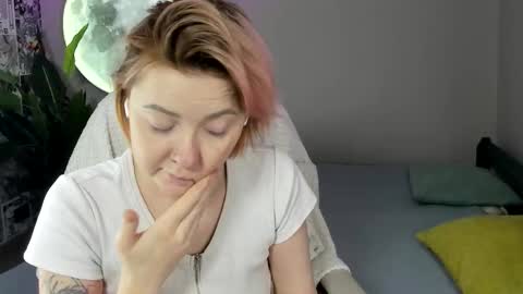 Layla online show from November 2025 06:46:01 AM