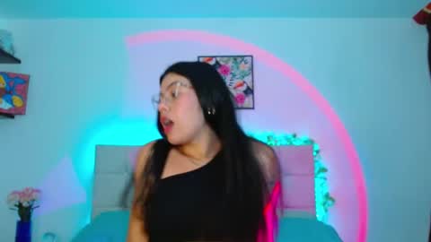 Lia and Rachel online show from October 2025 01:47:02 AM