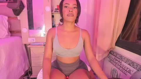 Snapshot of laylacarteer chatting on June 2026 05:35:02 PM LAYLA online show from June 2026 05:35:02 PM