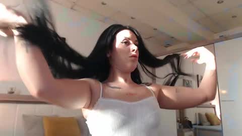 laylacruz online show from January 2025 06:35:01 AM