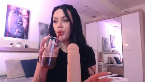 laylacruz online show from March 2025 08:14:02 PM