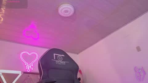 laylafoxy_tay online show from November 2025 03:07:01 AM