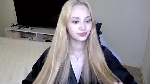 LaylaPretty001 online show from June 2026 05:12:01 AM