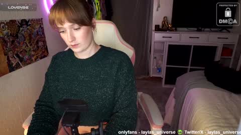 Snapshot of laylas_universe chatting on December 2024 04:16:02 AM Layla Universe online show from December 2024 04:16:02 AM