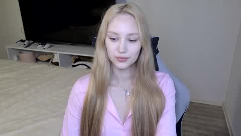 Snapshot of laylla001 chatting on April 2026 08:12:02 AM Laylla001 online show from April 2026 08:12:02 AM