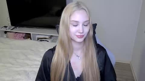 Snapshot of laylla001 chatting on April 2026 04:56:01 AM Laylla001 online show from April 2026 04:56:01 AM