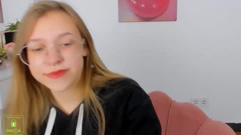 layriantavee online show from October 2025 07:51:01 AM