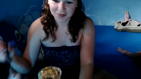 Snapshot of lazzy4ngel chatting on June 2026 04:22:01 PM lazzy4ngel online show from June 2026 04:22:01 PM
