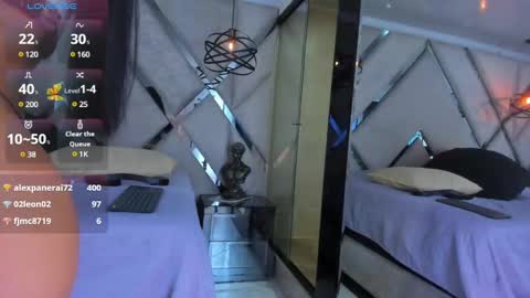 ---Leah-- online show from December 2024 12:11:01 AM