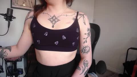 Snapshot of leah_lust_ chatting on March 2026 12:10:02 PM leah_lust_ online show from March 2026 12:10:02 PM