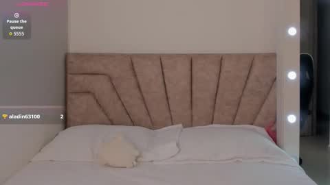 leahaltomm online show from November 2025 09:37:02 PM