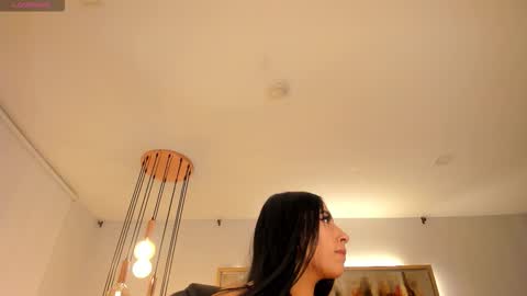 leahlombardi_ online show from November 2025 07:16:02 PM