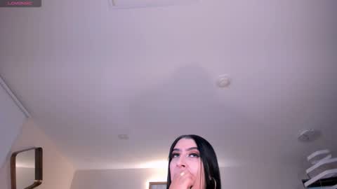 leahlombardi_ online show from November 2025 03:18:02 AM