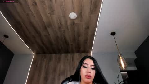 Snapshot of leahlombardi_ chatting on June 2026 05:04:02 PM leahlombardi_ online show from June 2026 05:04:02 PM