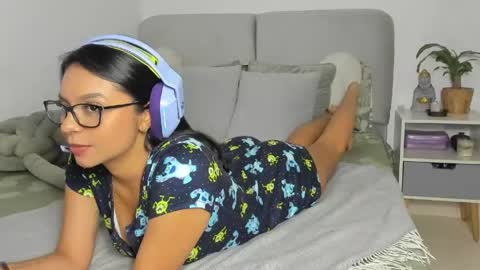   online show from April 2026 04:59:01 AM