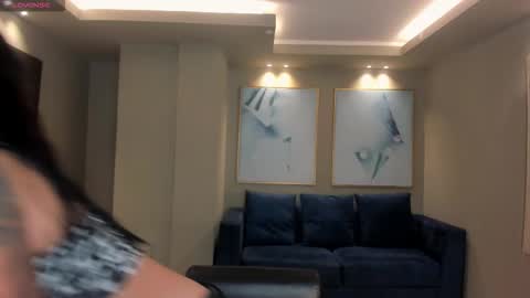 leahnovac online show from September 2025 11:10:01 AM