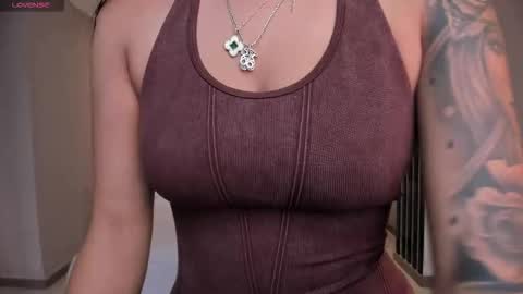 leahnovac online show from October 2025 11:21:02 AM