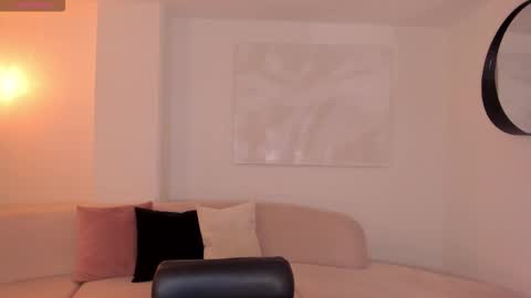 leahnovac online show from October 2025 11:14:02 AM