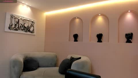 leahnovac online show from October 2025 11:34:02 AM