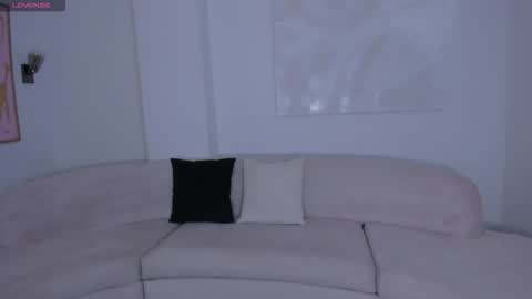 leahnovac online show from November 2025 11:09:01 AM