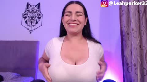 Snapshot of leahparker33 chatting on May 2026 04:06:02 AM leahparker33 online show from May 2026 04:06:02 AM